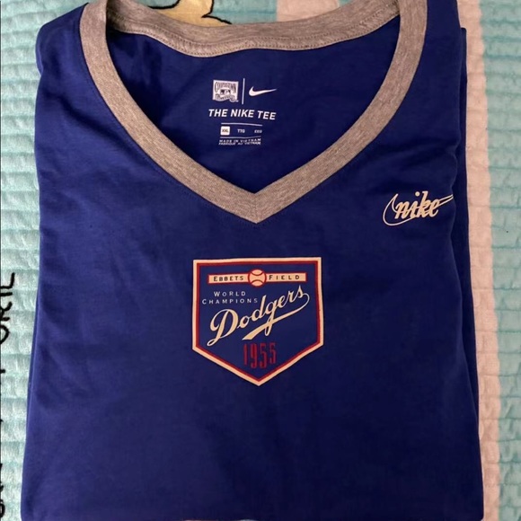 Brooklyn Dodgers Nike Women's Tee Size XXL - Picture 5 of 6